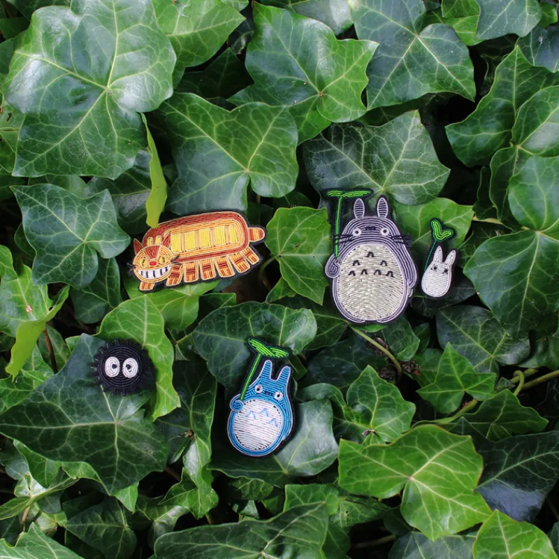 embroidered_jewel_brooch_big_totoro__my_neighbor_totoro_2.webp Maison Ghibli Embroidered Jewel Brooch Big Totoro - My Neighbor Totoro | Pins