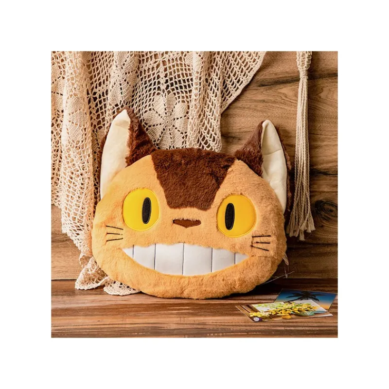 nakayoshi_cushion_catbus__my_neighbor_totoro_0.webp Maison Ghibli Nakayoshi Cushion Catbus - My Neighbor Totoro | Pillow